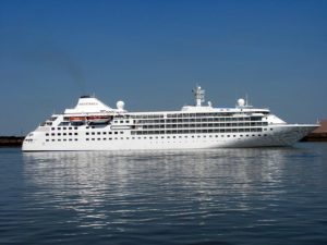 Silversea Cruises is to require all passengers and crew to be vaccinated